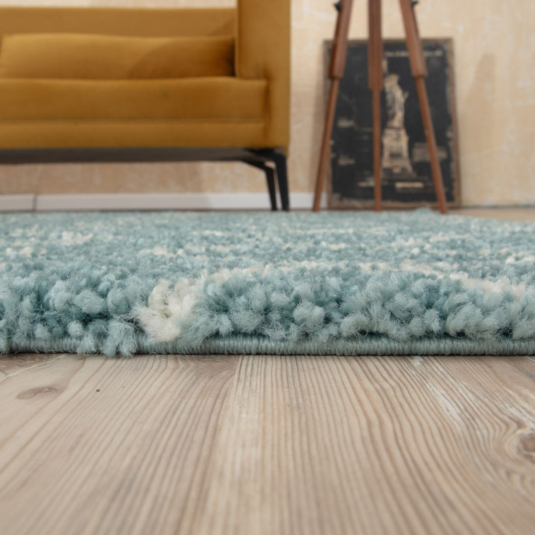 Moroccan-style thick shaggy rug, With a deep 30 mm pile, non-shedding, pet-friendly