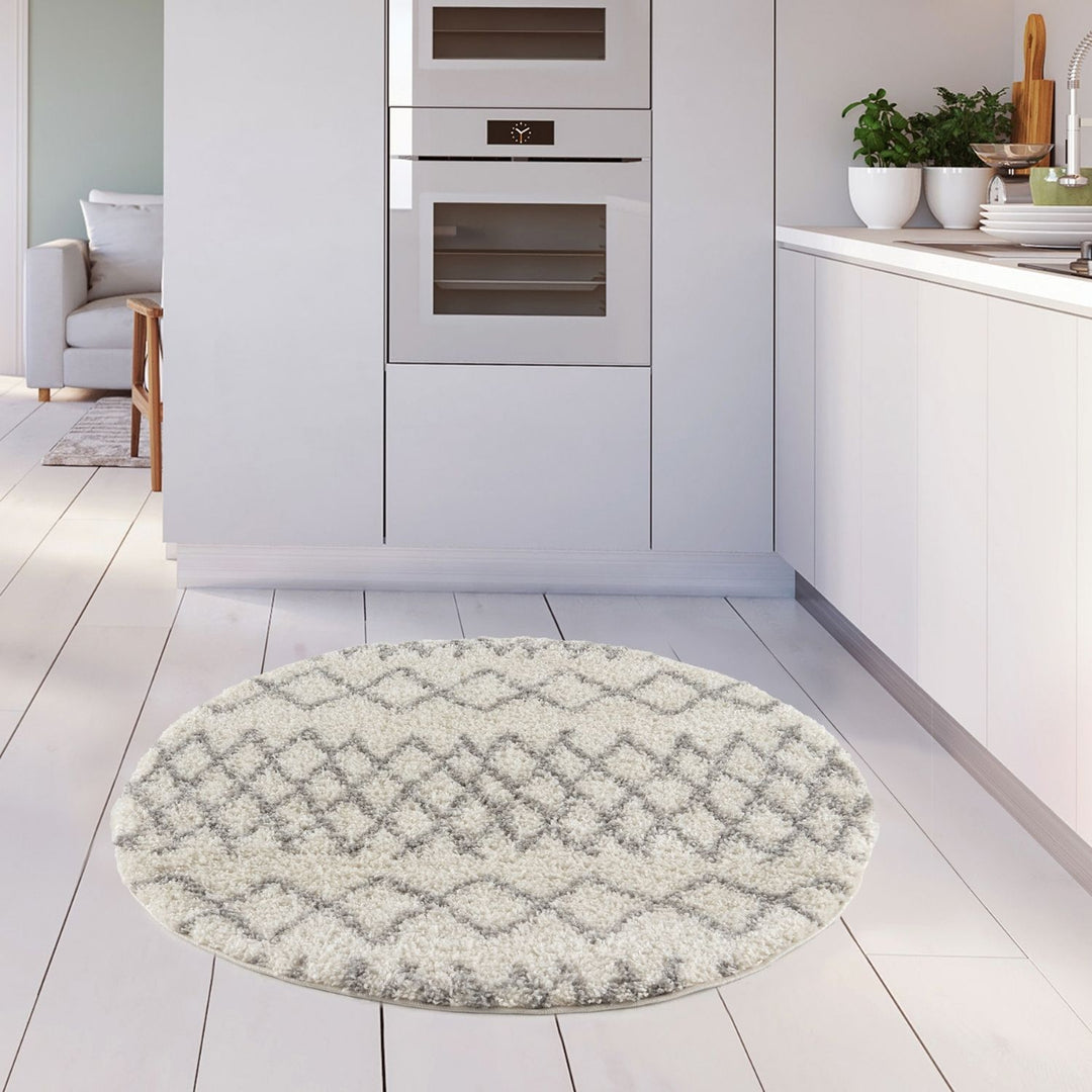 Moroccan Grey Ivory colours rug non-shedding, pet-friendly, and easy to clean