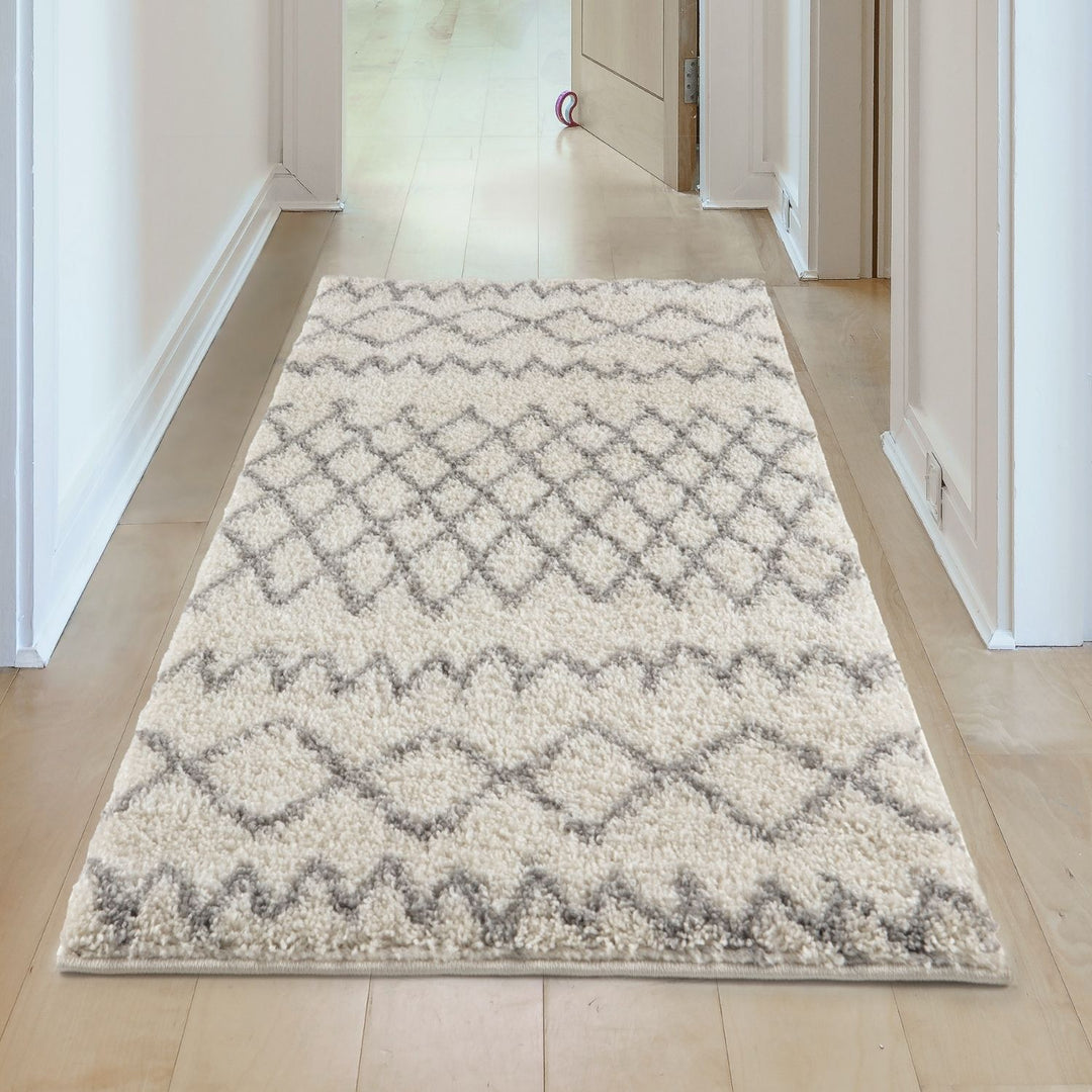 Moroccan Grey Ivory colours rug non-shedding, pet-friendly, and easy to clean