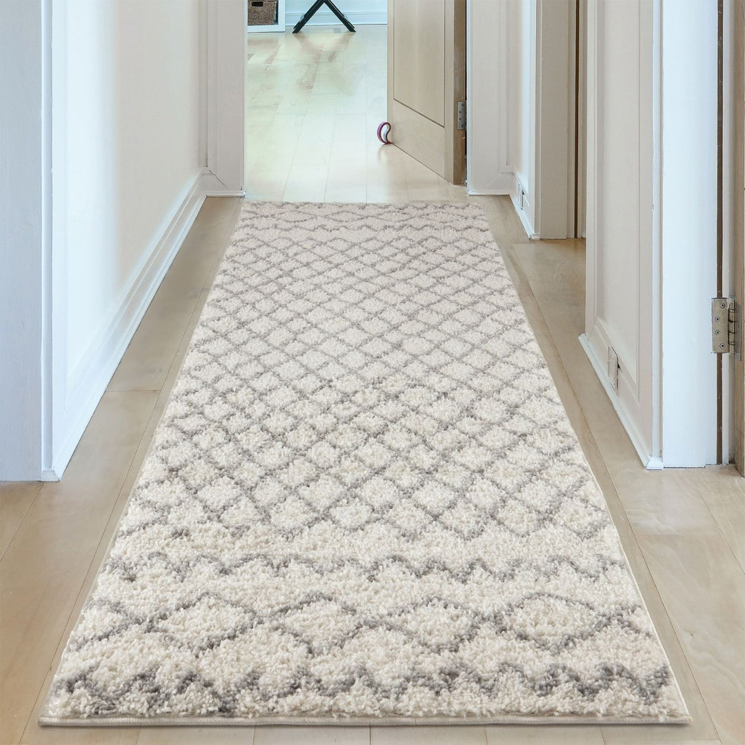 Moroccan Grey Ivory colours rug non-shedding, pet-friendly, and easy to clean