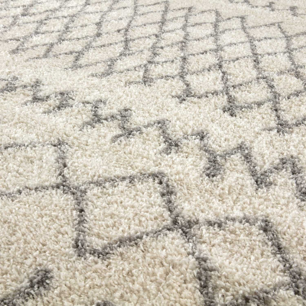 Moroccan Grey Ivory colours rug non-shedding, pet-friendly, and easy to clean