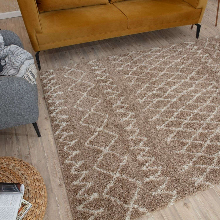 Beige Shaggy rug High Quality Elegant Moroccan Pattern