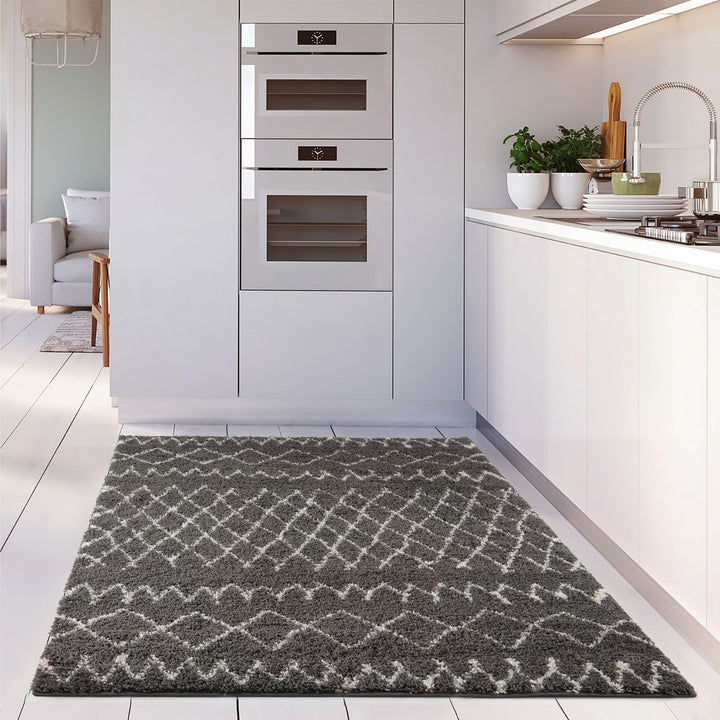 Moroccan dark grey shaggy rug non-shedding, pet-friendly, and easy to clean