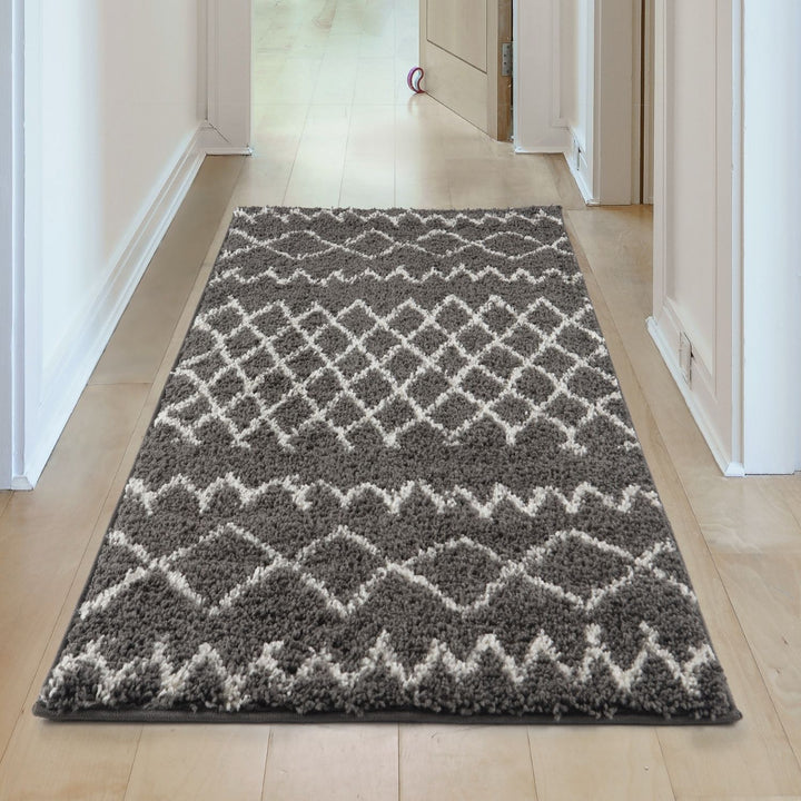 Moroccan dark grey shaggy rug non-shedding, pet-friendly, and easy to clean