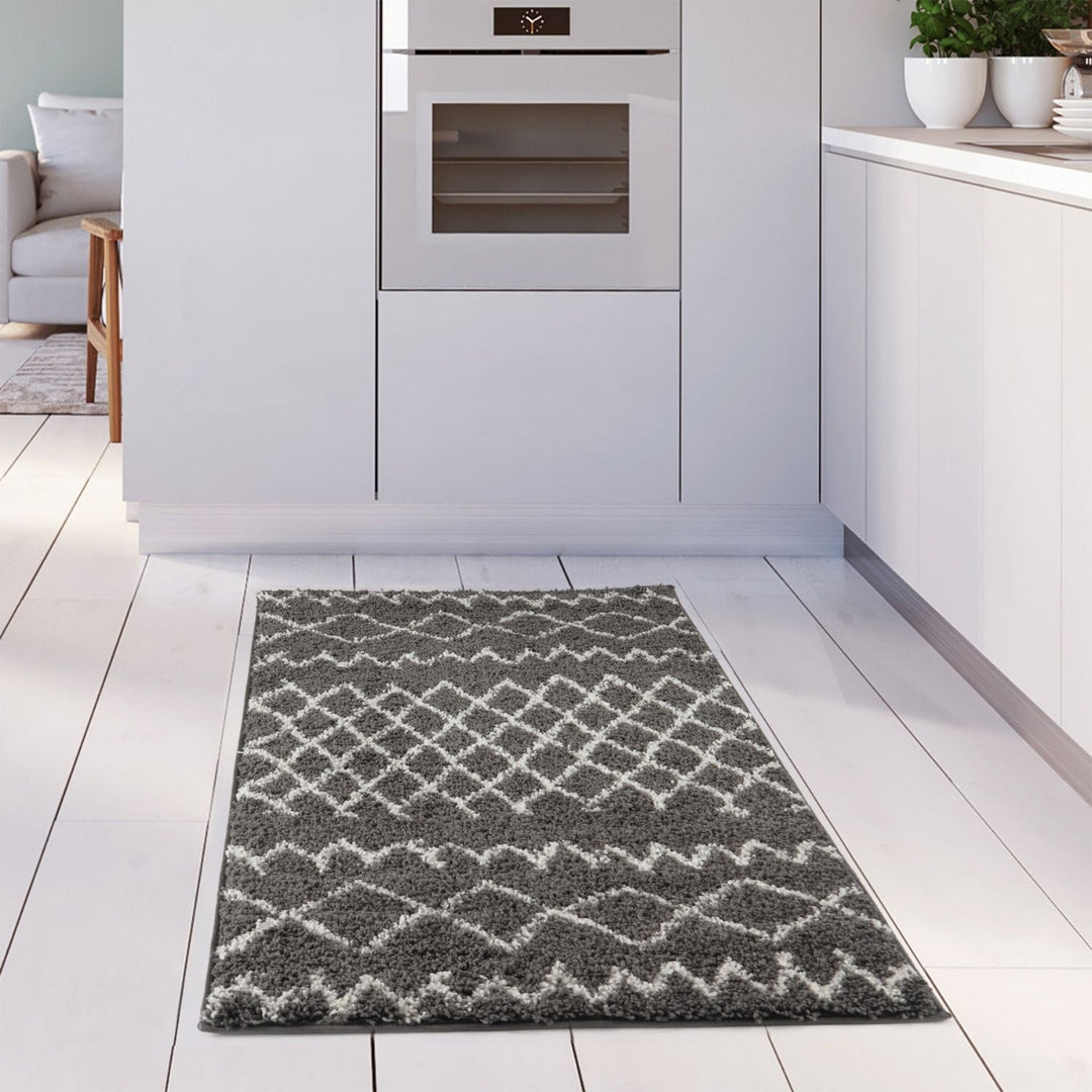 Moroccan dark grey shaggy rug non-shedding, pet-friendly, and easy to clean