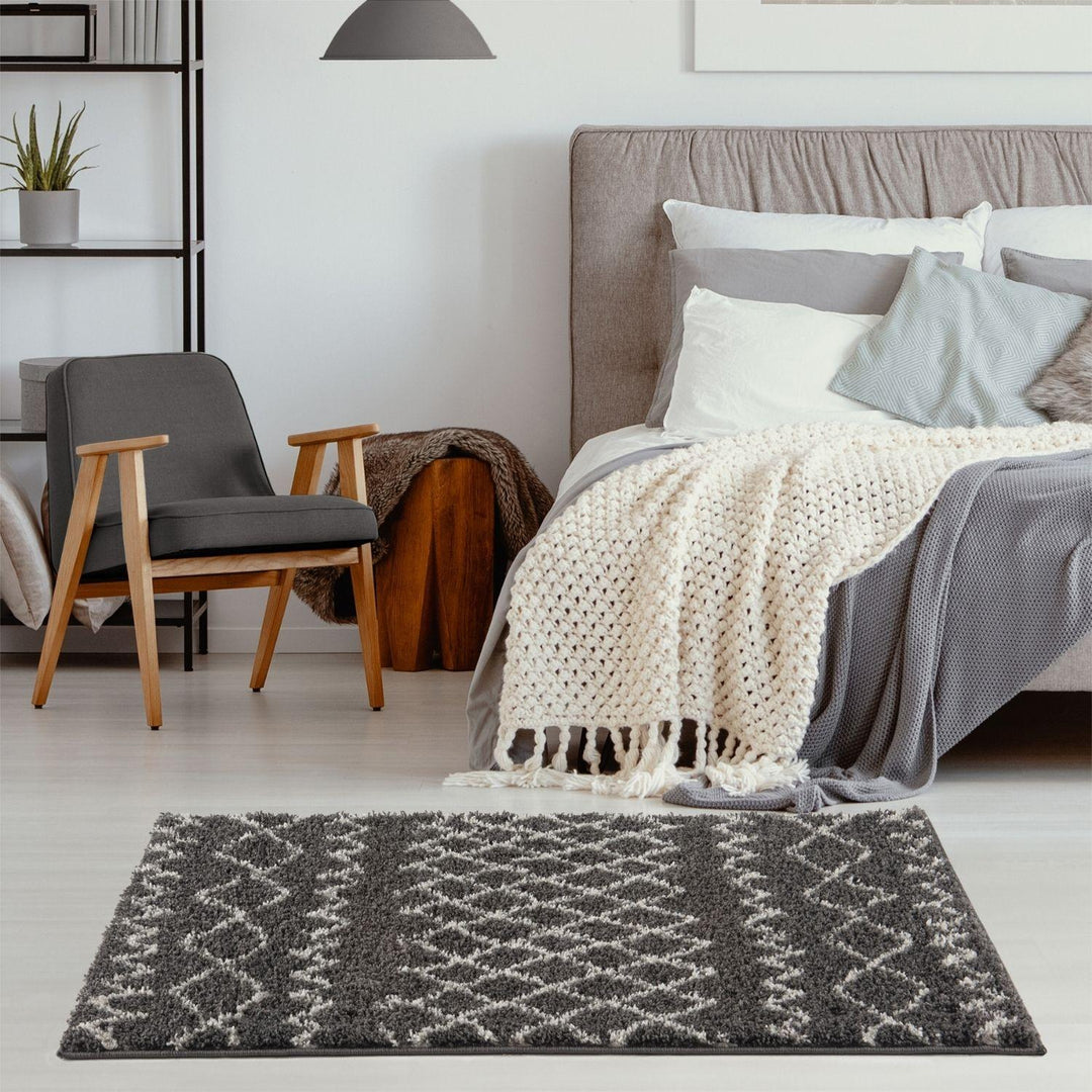 Moroccan dark grey shaggy rug non-shedding, pet-friendly, and easy to clean