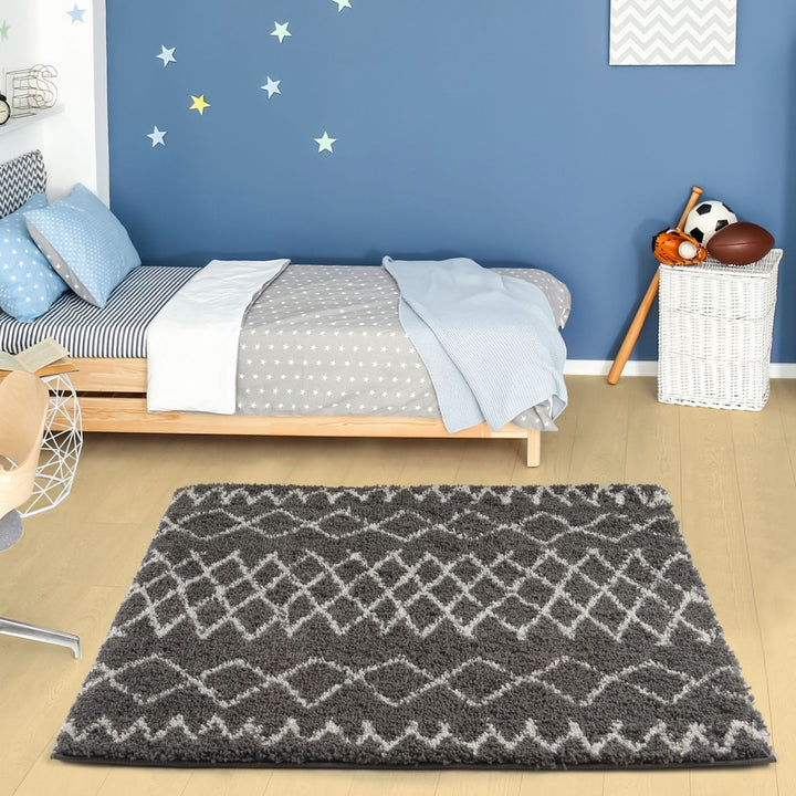 Moroccan dark grey shaggy rug non-shedding, pet-friendly, and easy to clean
