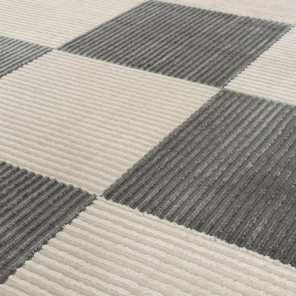 Stride Grey rug Geometric design non-shedding, and underfloor heating–friendly—ideal for busy homes.
