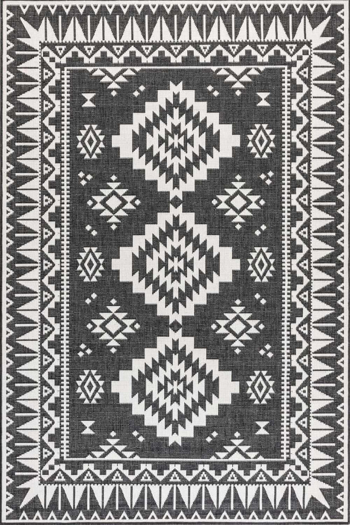 Black White outdoor rug, reversible, easy care, durable material rug