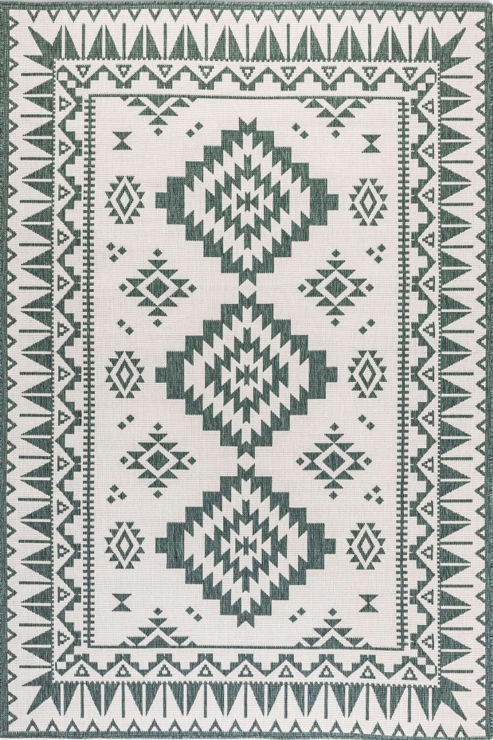 Green outdoor rug, reversible, easy care, durable material rug