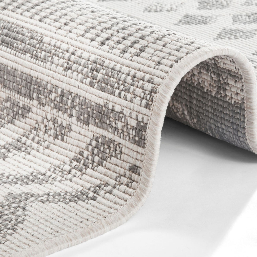 Indoor-Outdoor Reversible Geometric Grey Rug