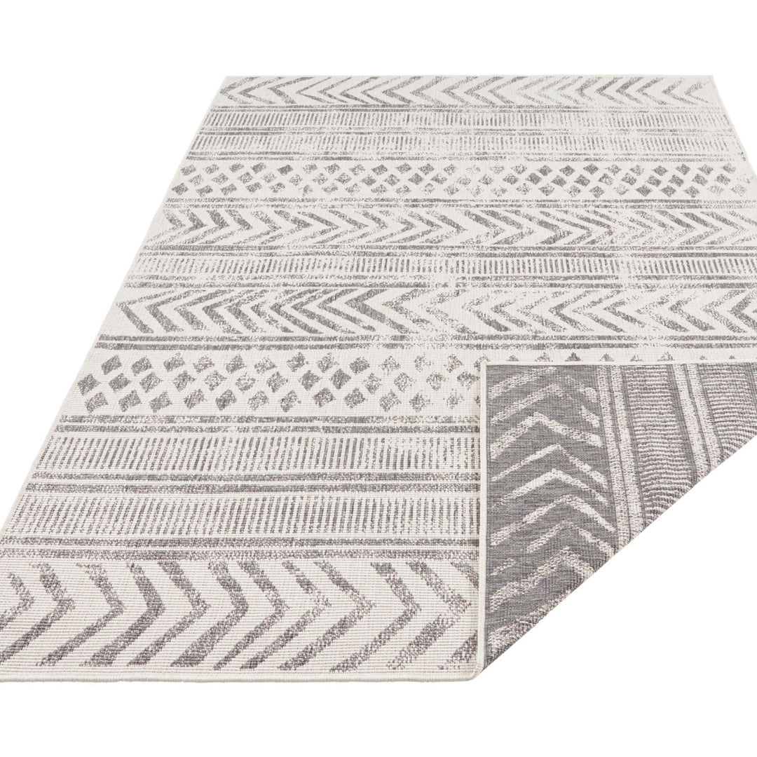 Indoor-Outdoor Reversible Geometric Grey Rug