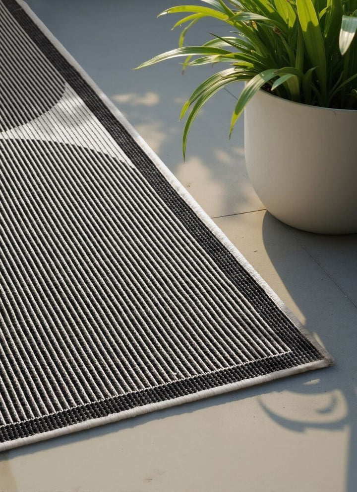 The Rugs Reversible Weatherproof Indoor-Outdoor Rug