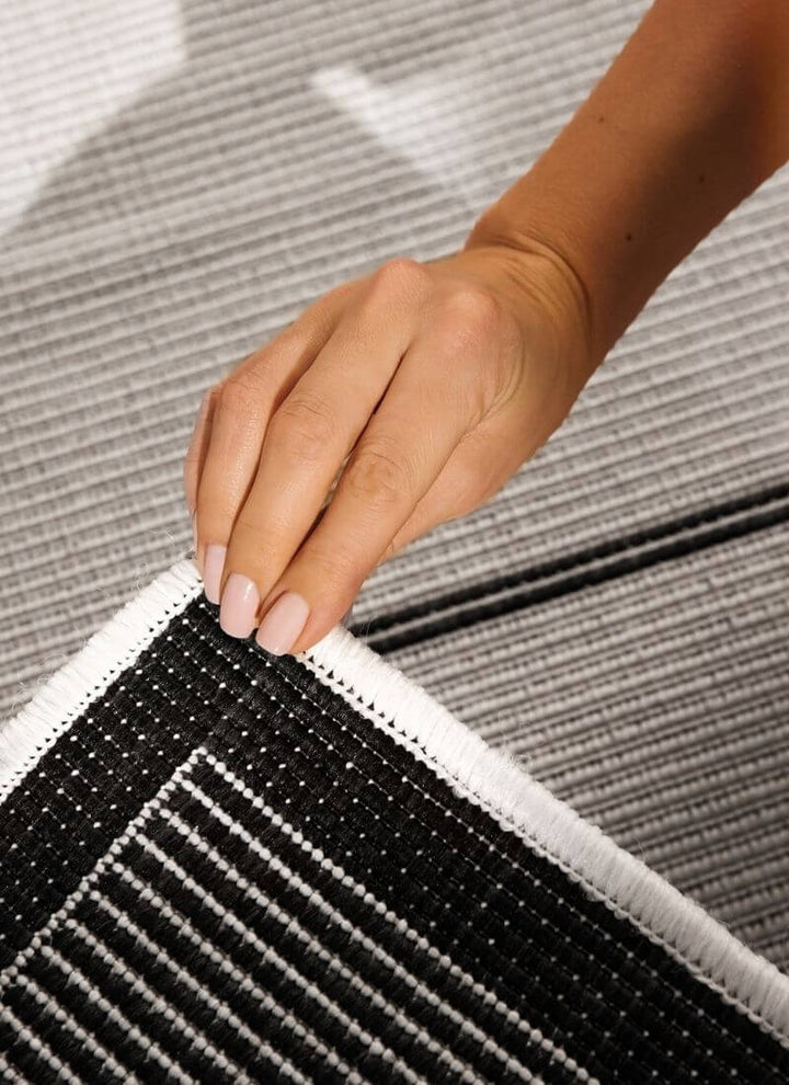 The Rugs Reversible Weatherproof Indoor-Outdoor Rug