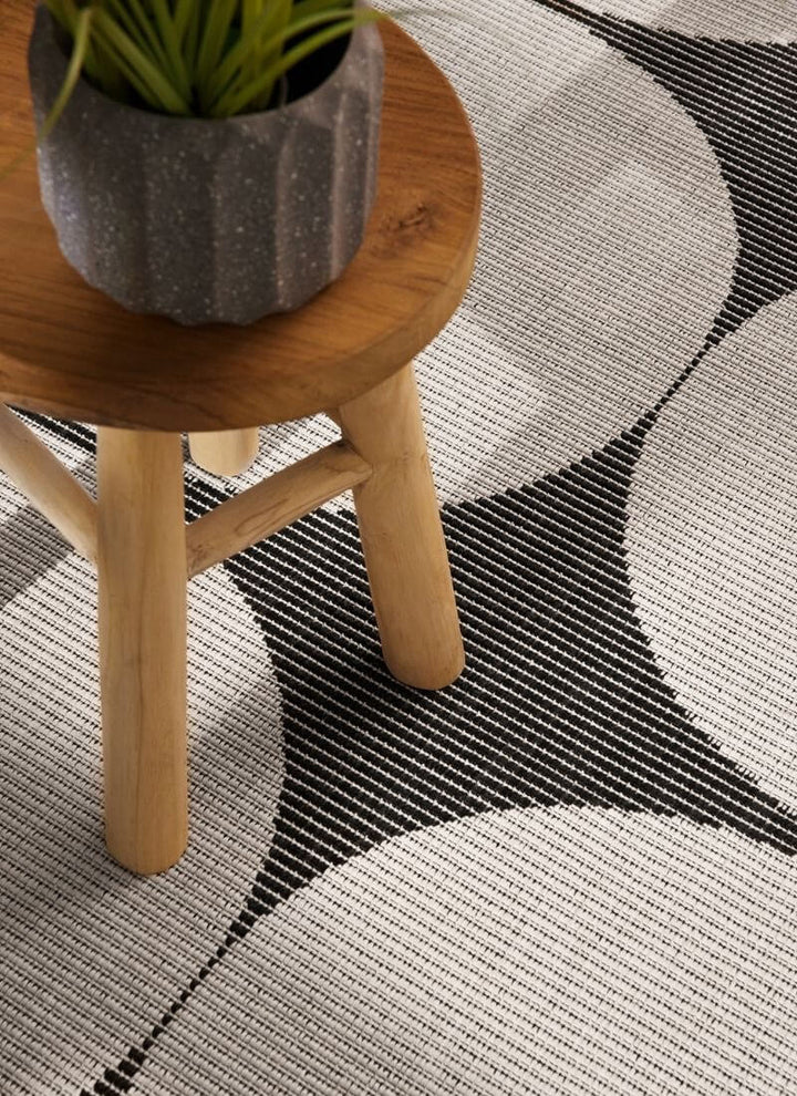 The Rugs Reversible Weatherproof Indoor-Outdoor Rug