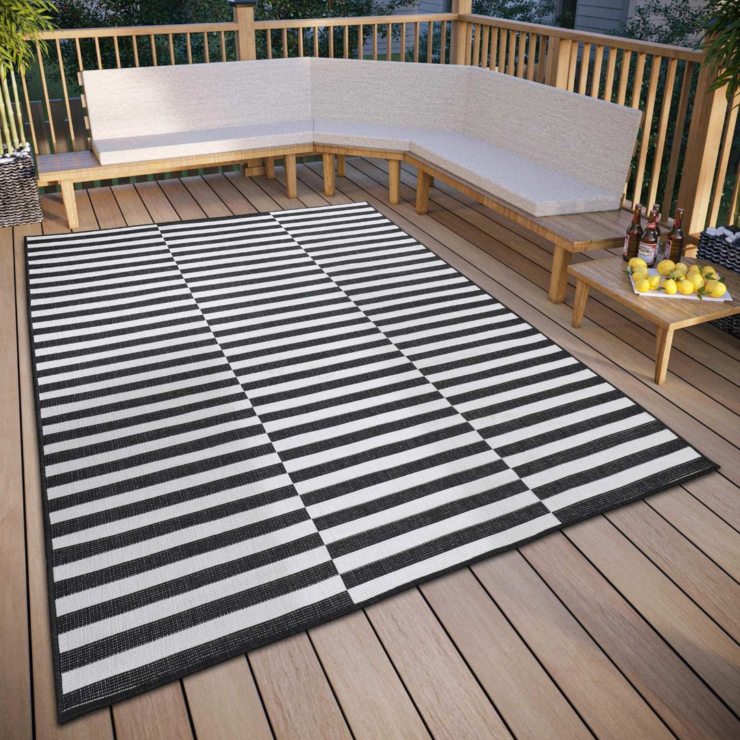 Flat-Woven Reversible Indoor &amp; Outdoor Viela Rug, weatherproof, jet wash, polypropylene rug, horizontal striped design rug.