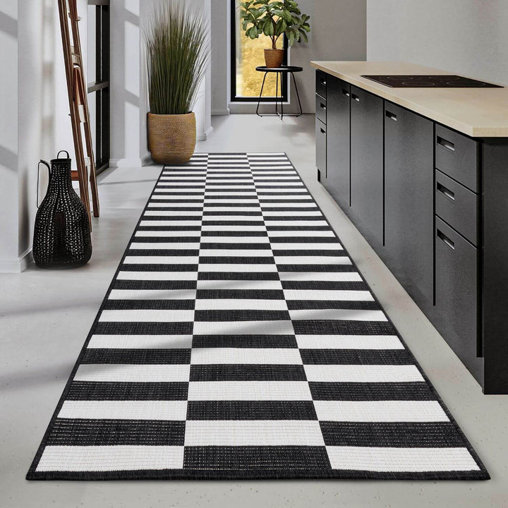 Flat-Woven Reversible Indoor &amp; Outdoor Viela Rug, weatherproof, jet wash, polypropylene rug, horizontal striped design rug.