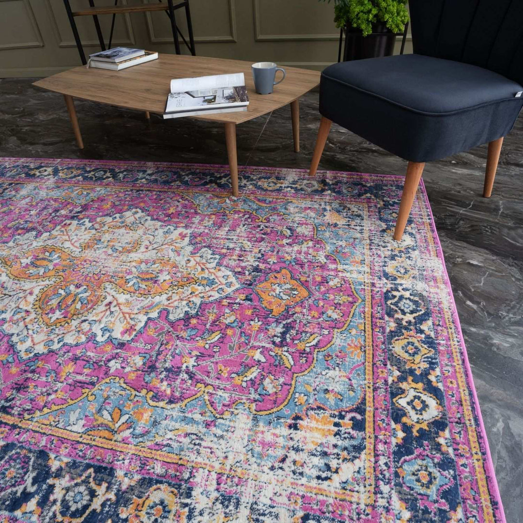 Living Room Rug Vintage Bordered in Multicolour