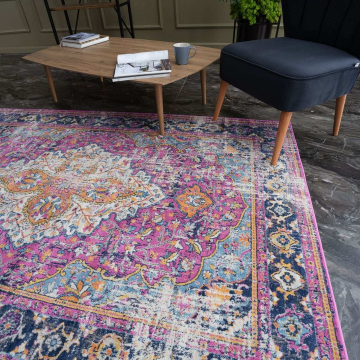 Living Room Rug Vintage Bordered in Multicolour