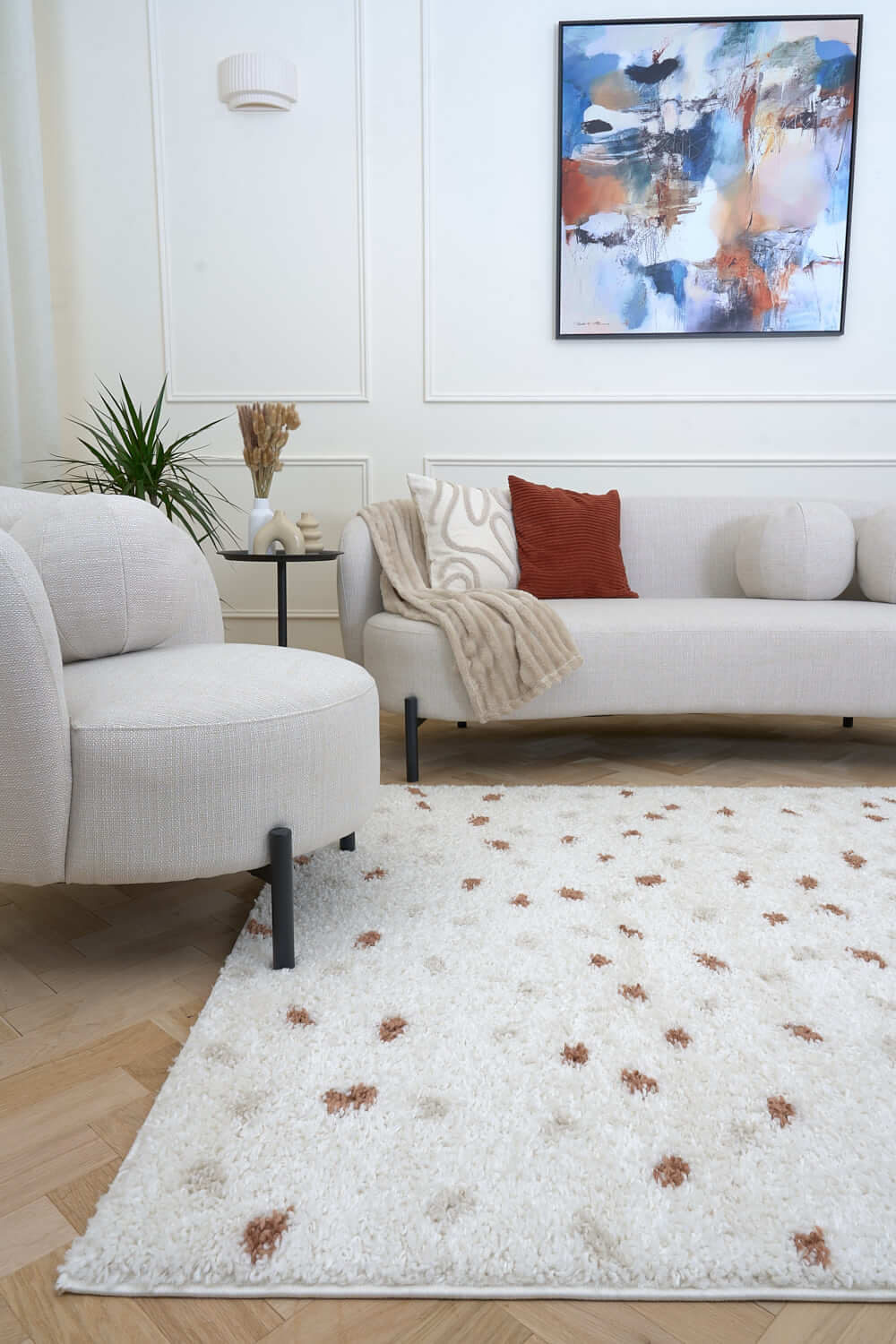 Moodi Shaggy Cream/Brown Rug, Dots design, Underfloor heating | THE RUGS