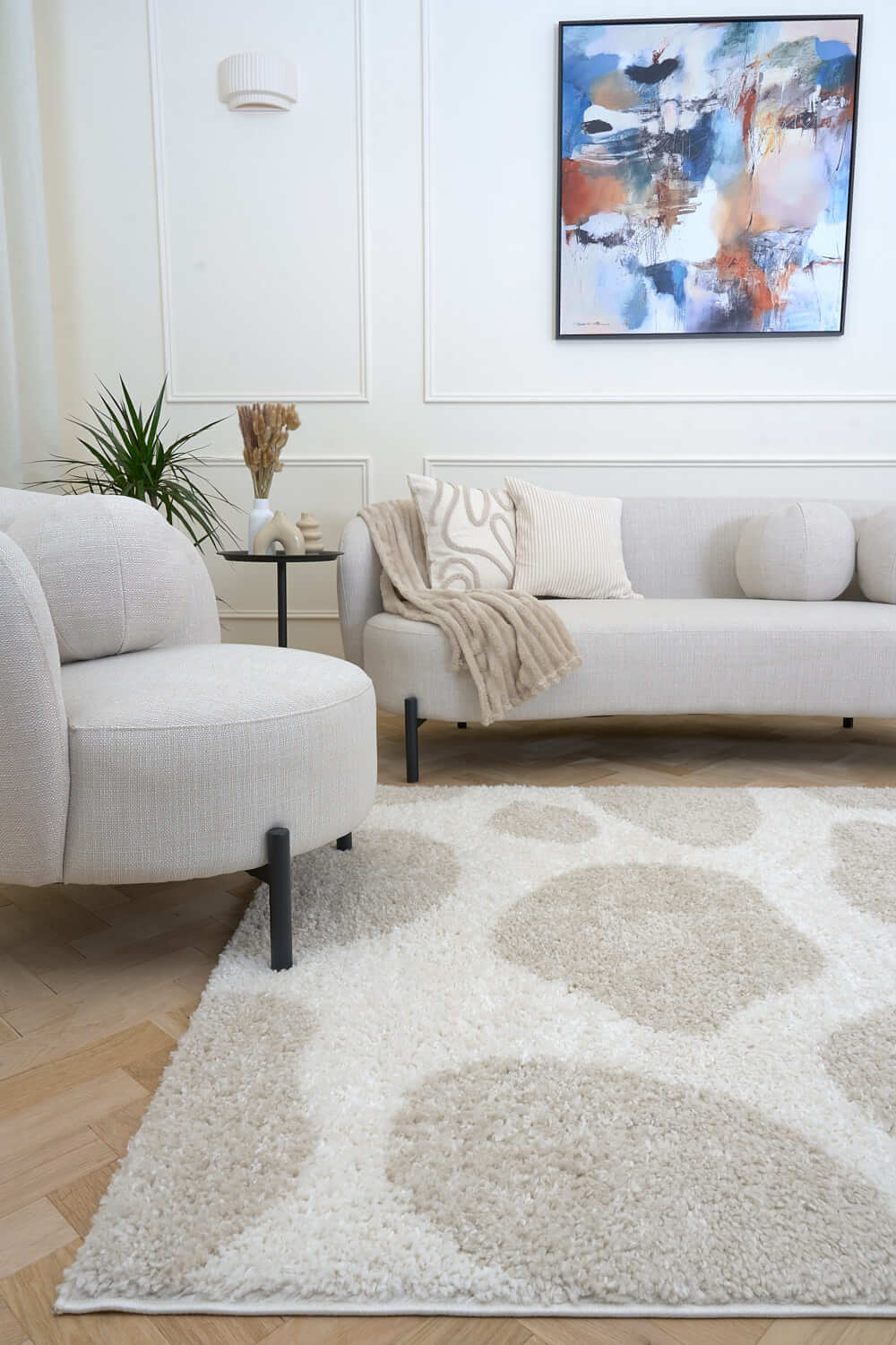 Moodi Shaggy Cream Rug, abstract design, soft underfoot feel | THE RUGS