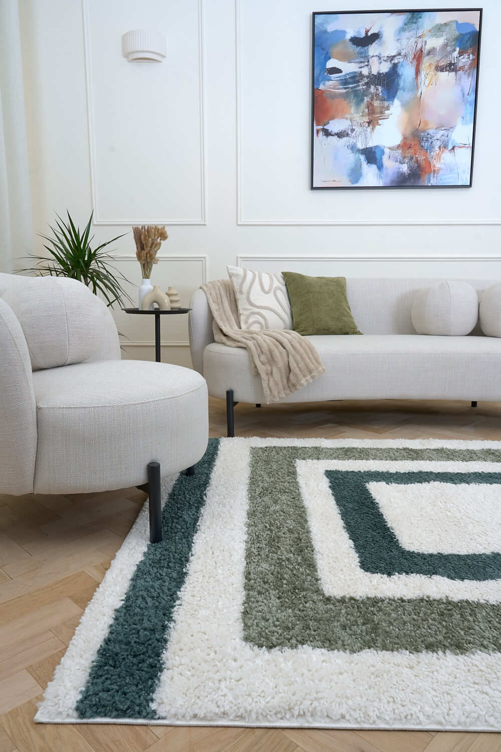 Moodi Shaggy Green Rug, Bordered design, underfloor heating | THE RUGS