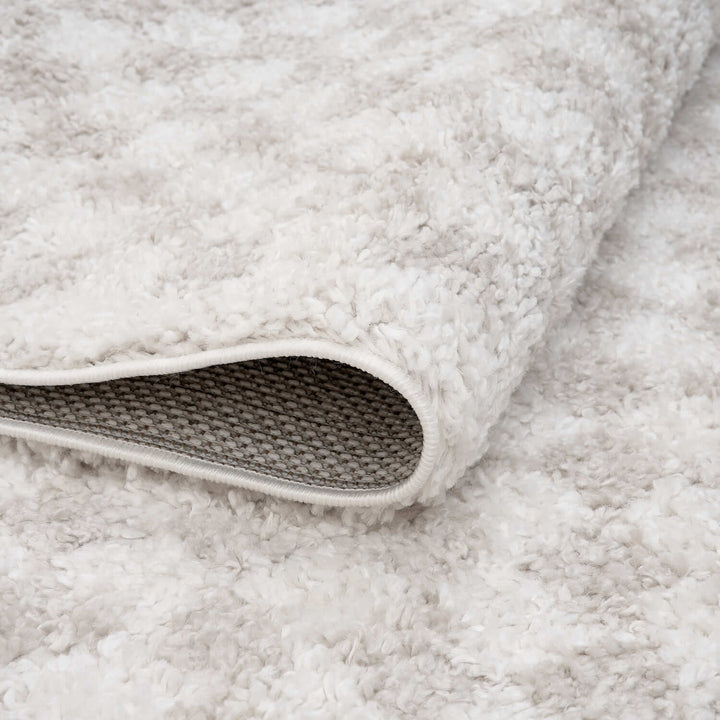 Moodi Shaggy Cream Rug, soft & fluffy pile, tartan design | THE RUGS