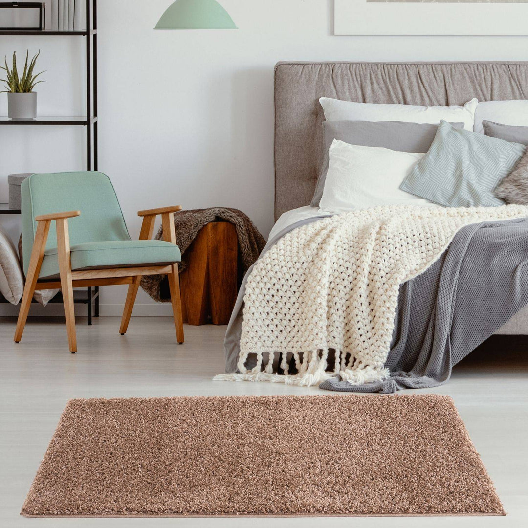 Beige colour Shaggy rug Plain design thick pile, non-shedding.