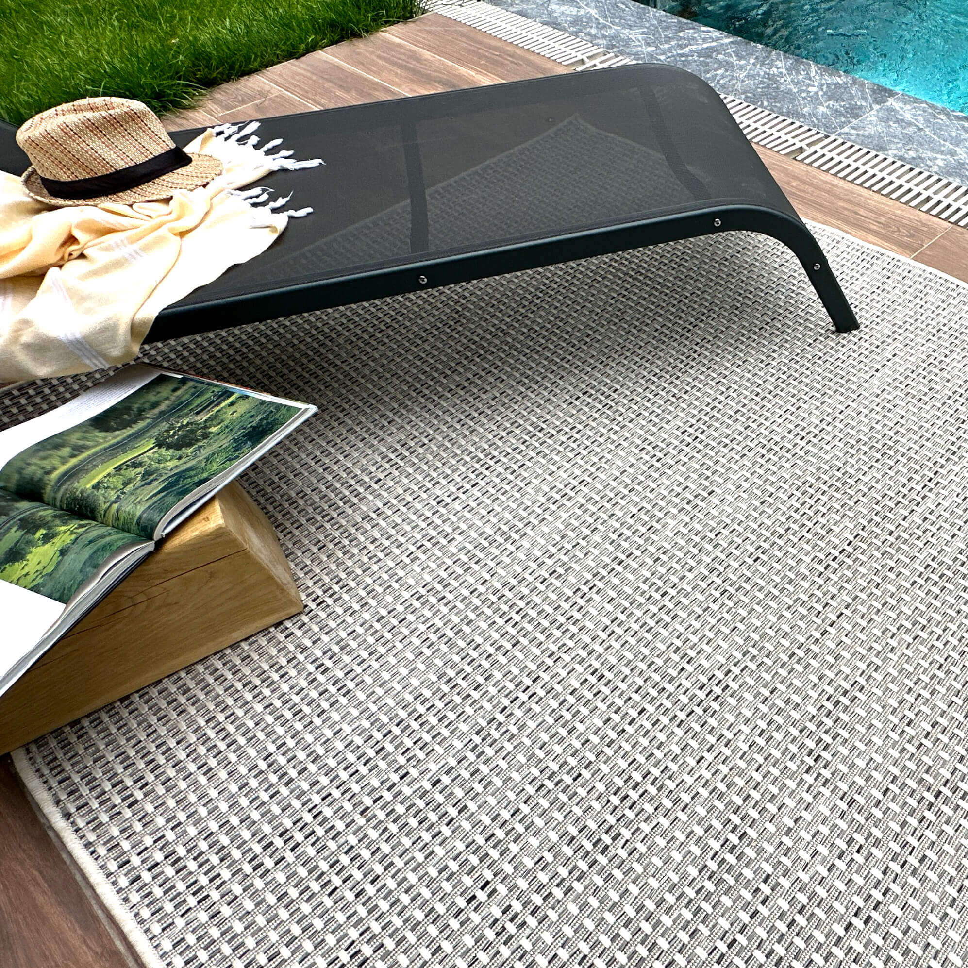 6x9 Feet Smith selling & Hawken™ Oatmeal Ivory Cream Textured Weave Outdoor Indoor Rug