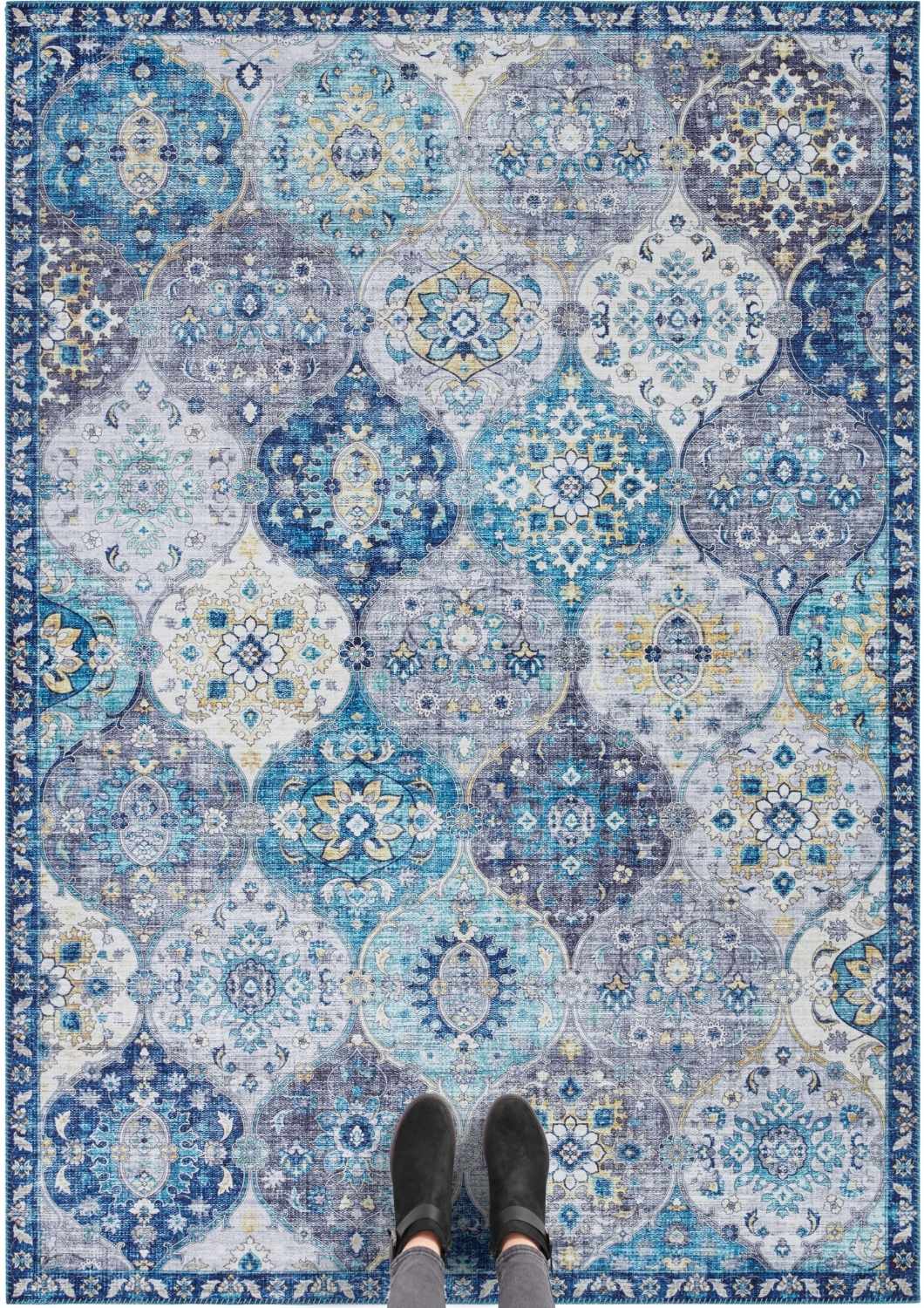 Kashmir Ghom in Oriental-Optic Blue