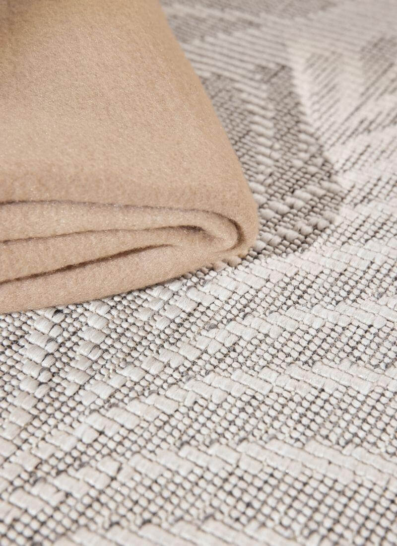 The Rugs Liora Reversible Rug – Indoor & Outdoor Quality