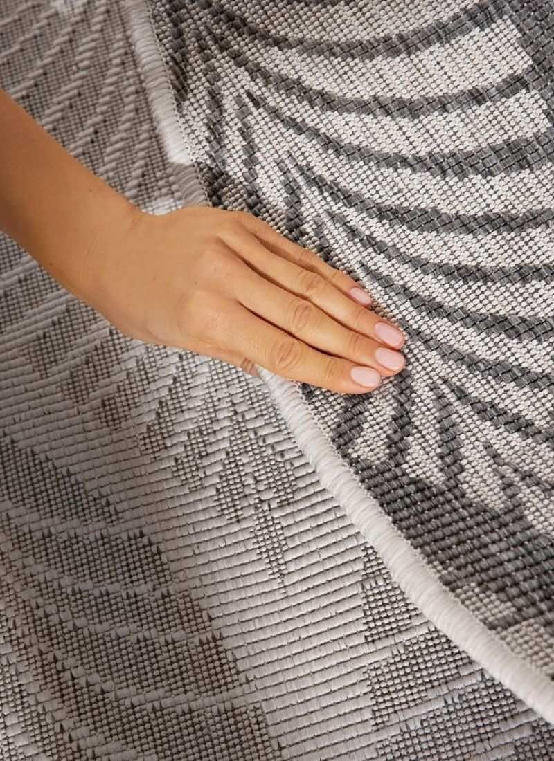 The Rugs Liora Reversible Rug – Indoor & Outdoor Quality