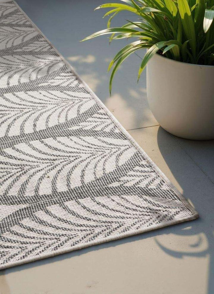 The Rugs Liora Reversible Rug – Indoor & Outdoor Quality