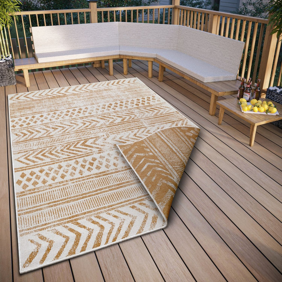 Indoor-Outdoor Reversible Geometric Yellow Rug