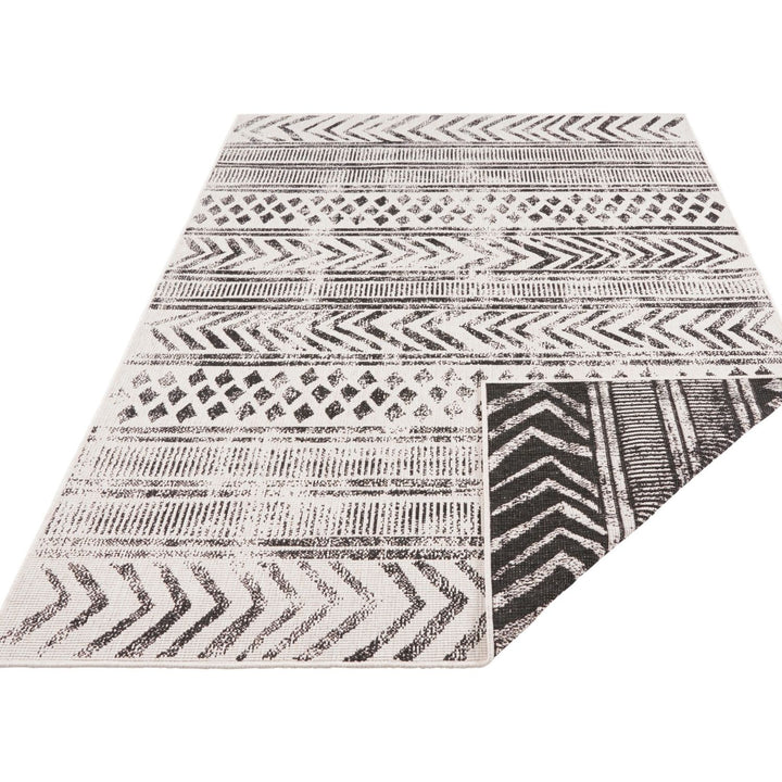 Indoor-Outdoor Reversible Geometric Black Rug