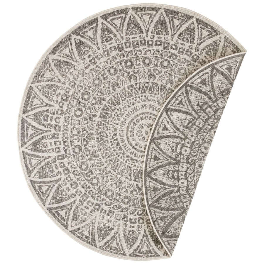 The Rugs Outdoor-Indoor Reversible Round Rug: Versatility