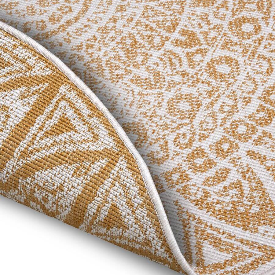 The Rugs Outdoor-Indoor Reversible Round Rug: Versatility