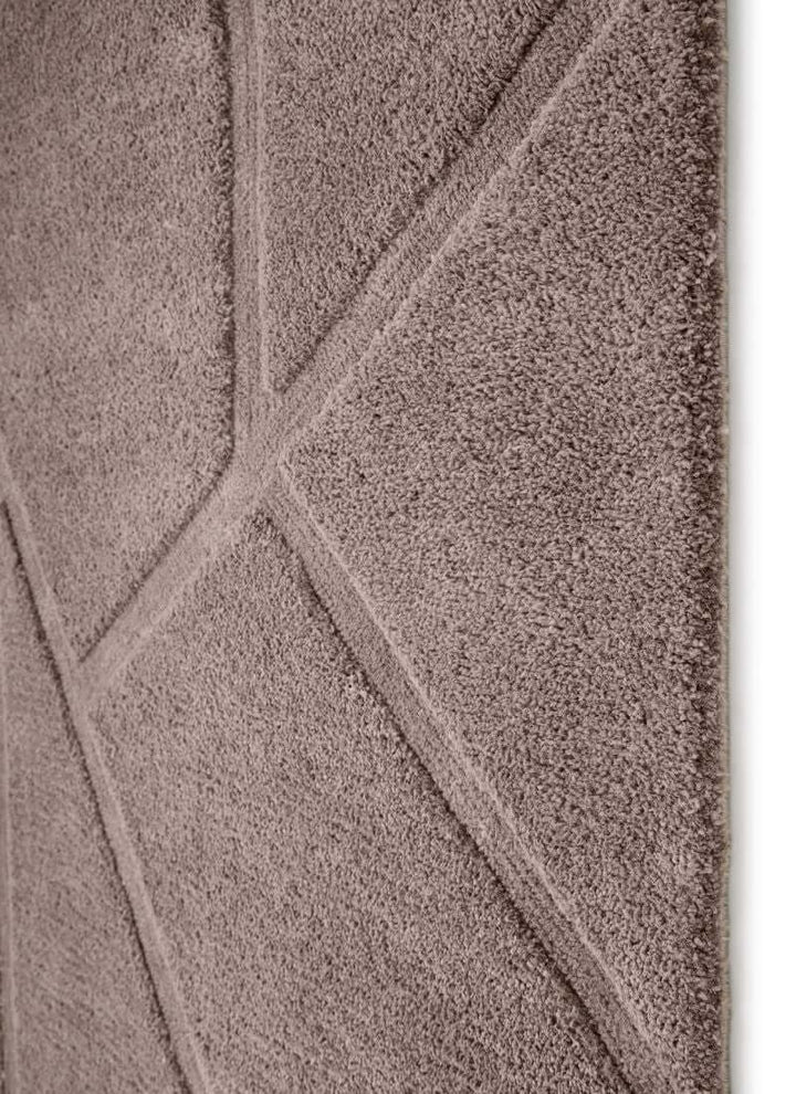 Scandinavian deep pile rug in cream and grey, featuring a soft texture and geometric pattern for modern interiors.
