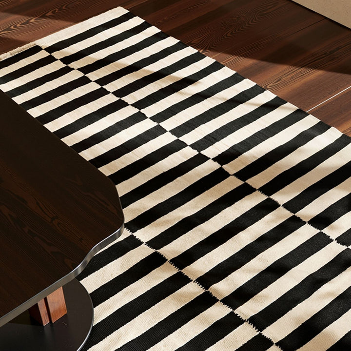 Vika Wool Black Natural White Rug
