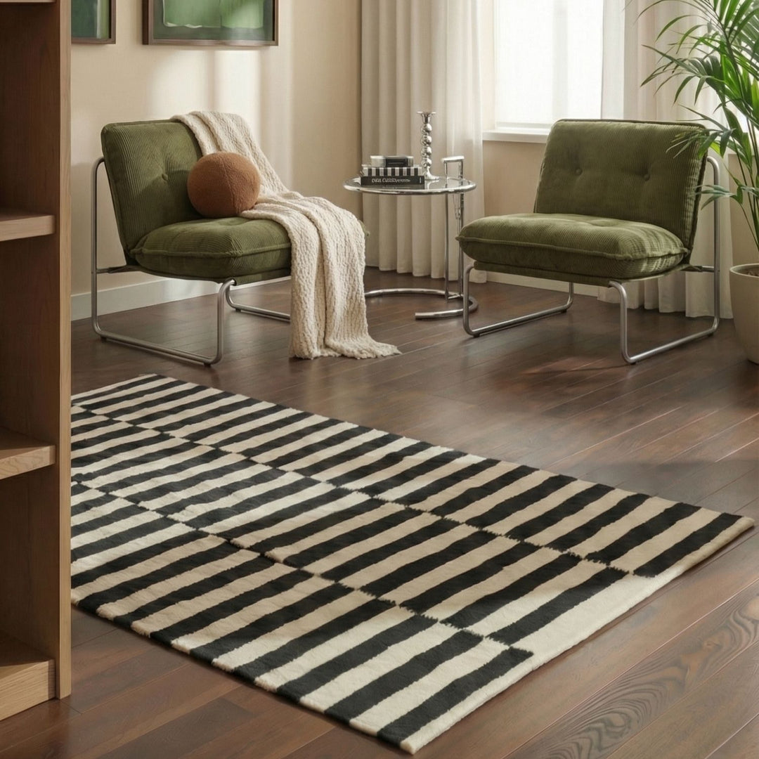 Vika Wool Black Natural White Rug