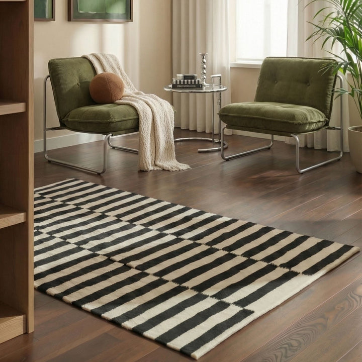 Vika Wool Black Natural White Rug
