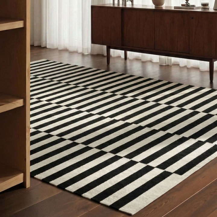 Vika Wool Black Natural White Rug