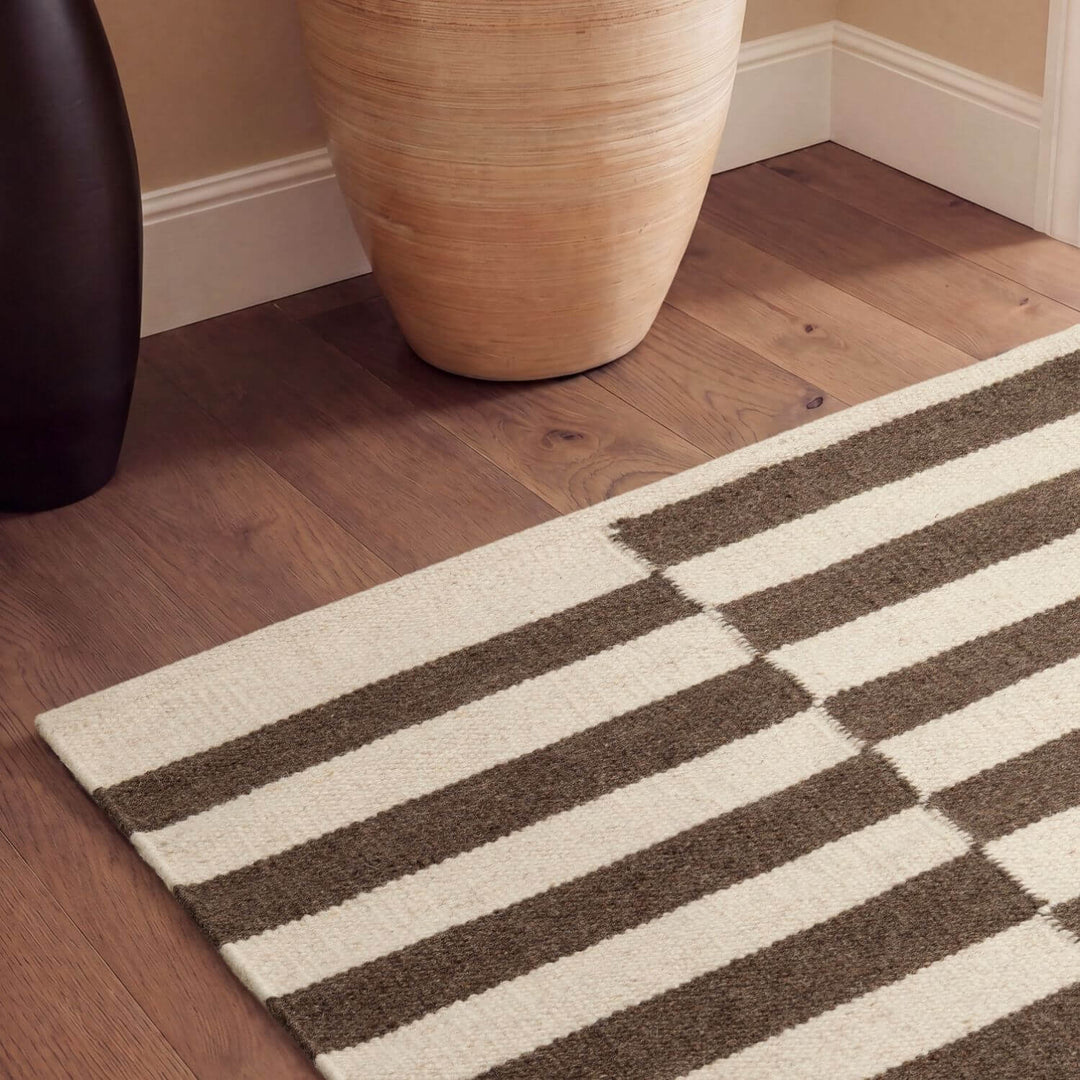 Vika Brown Wool Rug sound-absorbing rug, long-lasting, hand-woven rug.