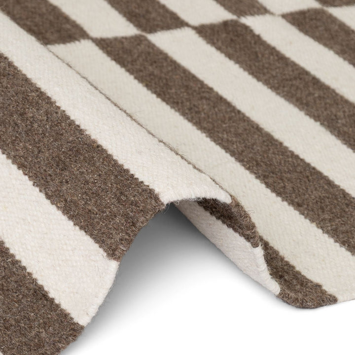 Vika Brown Wool Rug sound-absorbing rug, long-lasting, hand-made rug.