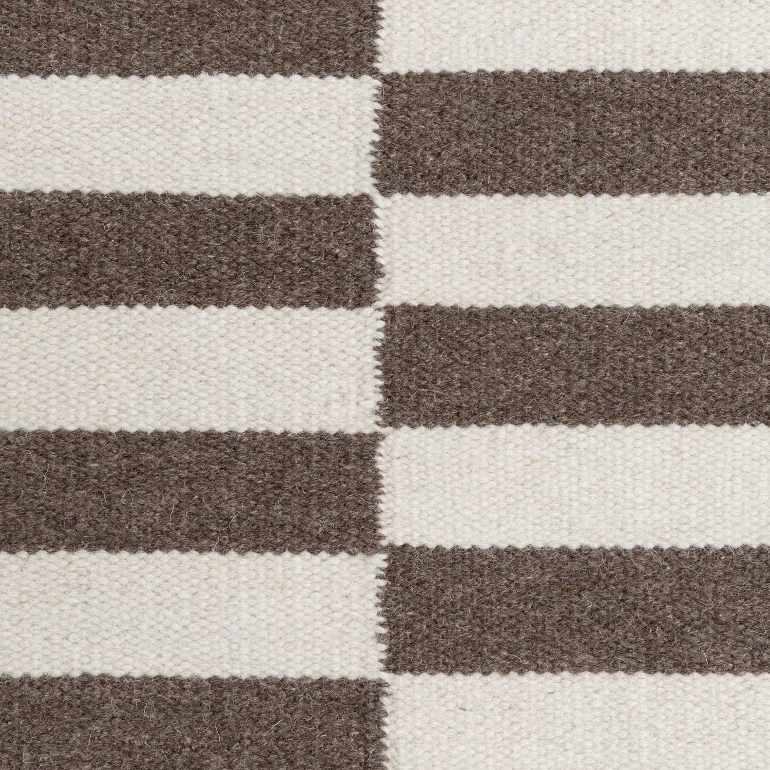 Vika Brown Wool Rug sound-absorbing rug, long-lasting, hand-made rug.