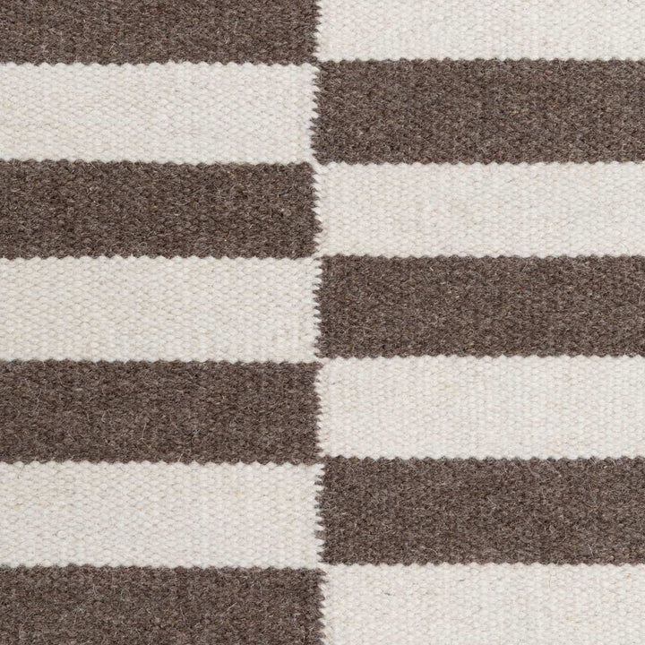 Vika Brown Wool Rug sound-absorbing rug, long-lasting, hand-made rug.