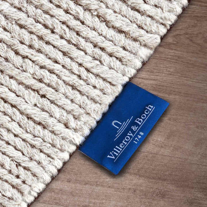 Wool White Rug, long-lasting, easy to clean, eco-friendly, hand-woven rug.
