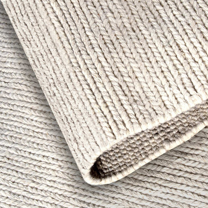 Wool White Rug, long-lasting, easy to clean, eco-friendly, hand-woven rug.