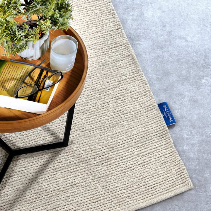 Wool White Rug, long-lasting, easy to clean, eco-friendly, hand-woven rug.