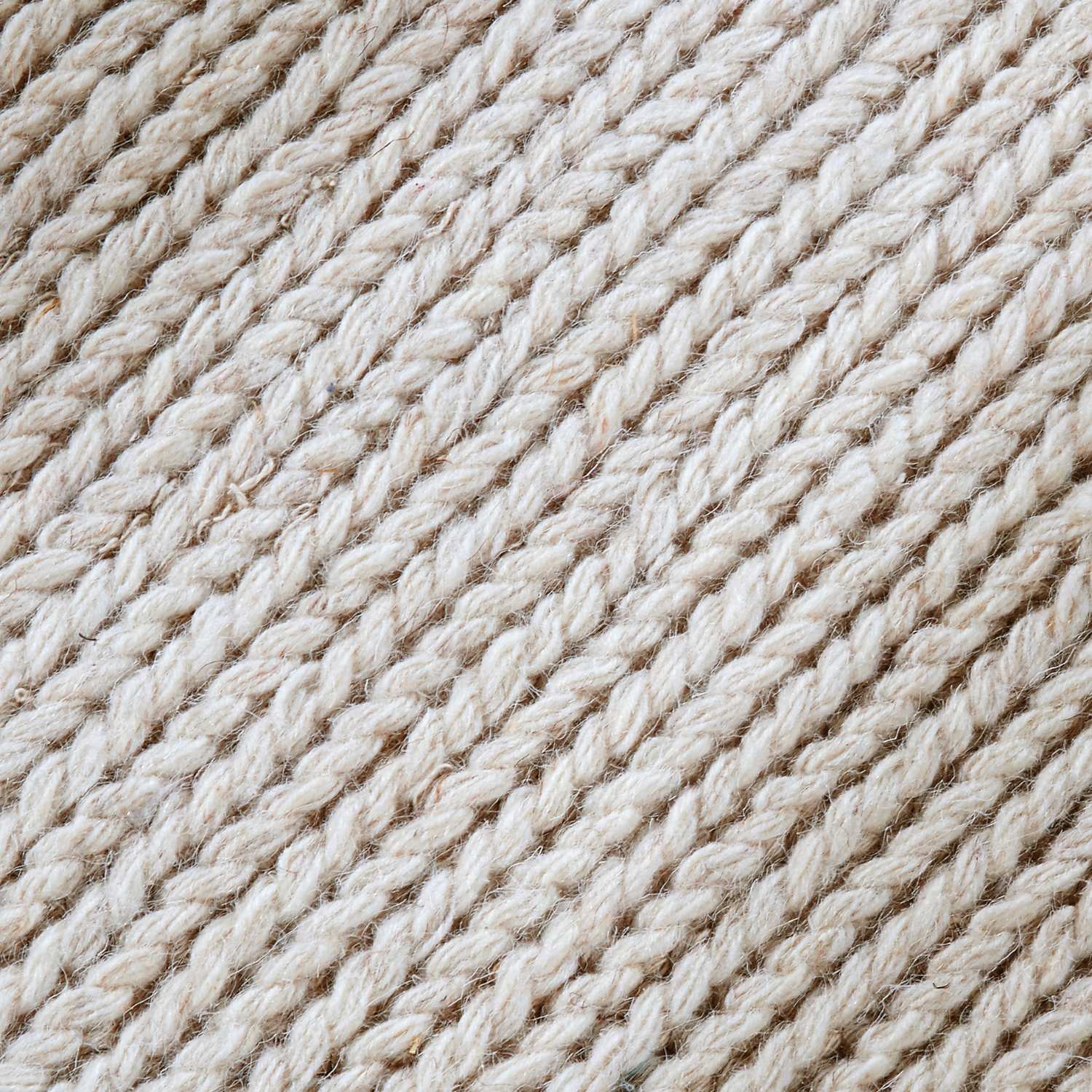 Wool White Rug, long-lasting, easy to clean, eco-friendly, hand-woven rug.
